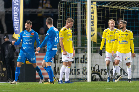 Mjällbys Max Watson jublar