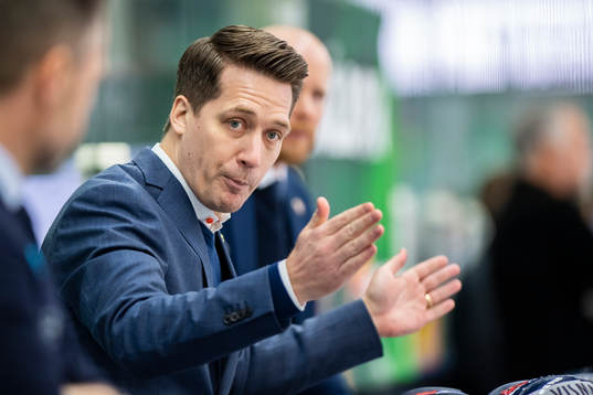 Växjös tränare Sam Hallam