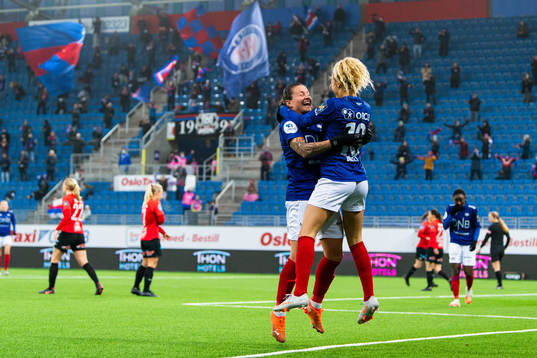 Celin Bizet Ildhusøy of Vålerenga celebrates with