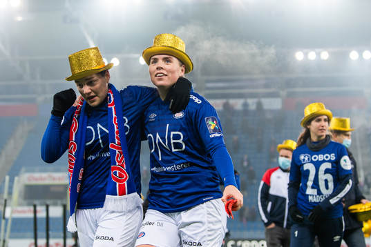 Dejana Stefanovic och Ingibjörg Sigurdardottir of