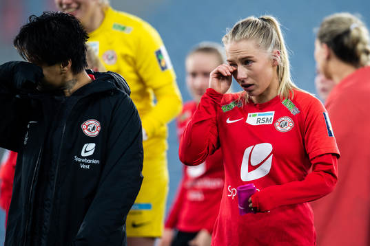 Thea Bjelde of Arna-Bjørnar looks dejected