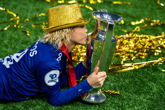 Celin Bizet Ildhusøy of Vålerenga celebrates