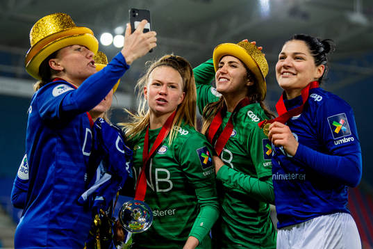 Goalkeeper Jalen Justine Tompkins, goalkeeper Hannah Grace
