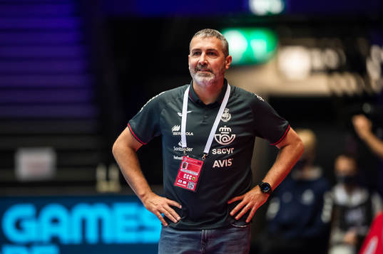 Carlos Viver Arza, head coach of Spain