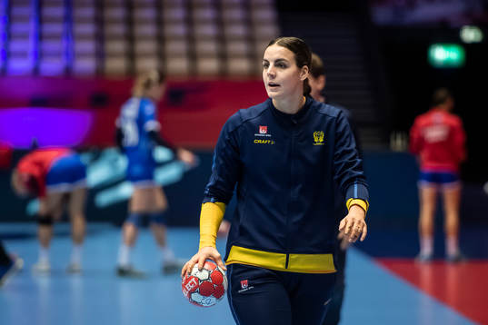 Carin Strömberg of Sweden ahed of the EHF European