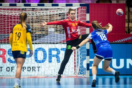 goalkeeper Jessica Ryde of Sweden with a save