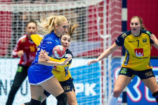 Nina Dano of Sweden and Vladlena Bobrovnikova of Russia