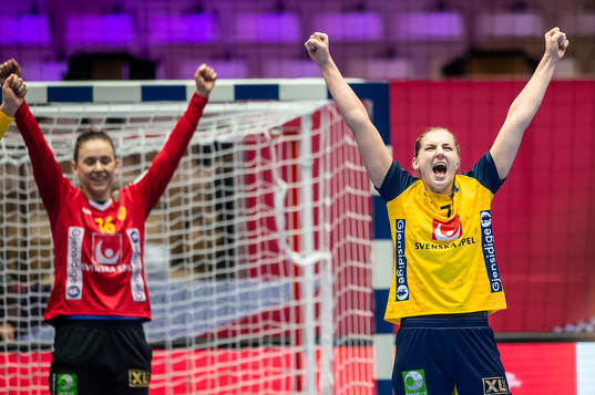 goalkeeper Jessica Ryde and Linn Blohm of Sweden celebrate
