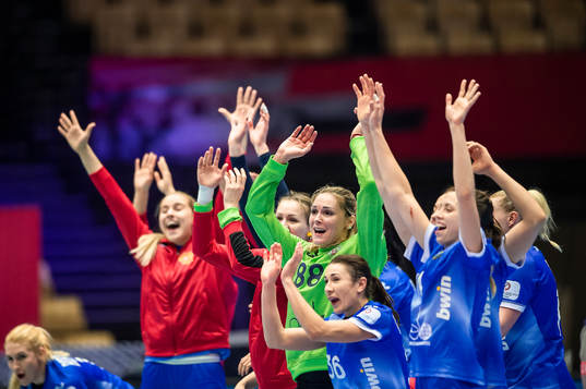 Players of Russia celebrate