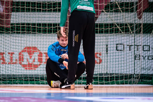 HK Malmös målvakt Anton Hellberg deppar