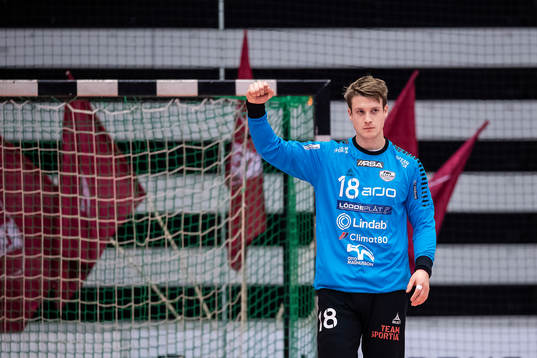 HK Malmös målvakt Anton Hellberg jublar