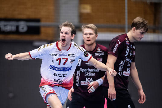 HK Malmös Johannes Larsson jublar medan Lugis Markus