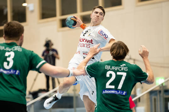 Redbergslids Oscar Joelssonunder handbollsmatchen i