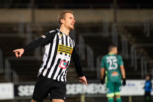 Landskronas Linus Olsson jublar