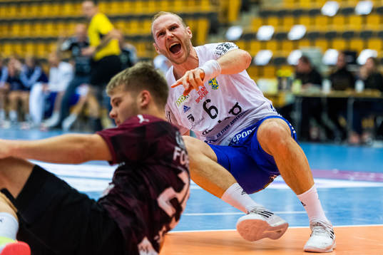 Ystads IFs Jakob Nygren reagerar på ett domslut