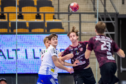 Ystads IFs Ludvig Hallbäck och Lugis Isak Persson