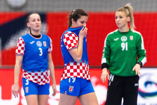 Tena Japundza of Croatia looks dejected
