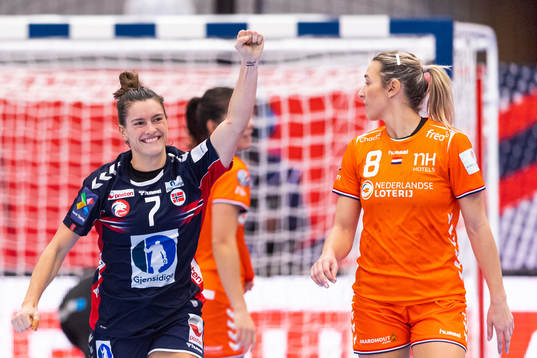 Stine Ruscetta Skogrand of Norway celebrates while Lois