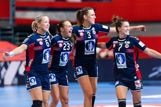 Stine Bredal Oftedal, Heidi Løke, Henny Ella Reistad,