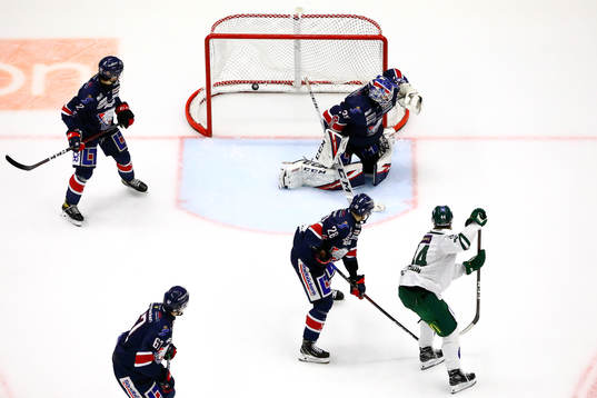 Mål 1-5 av Färjestads Jonathon Blum förbi Linköpings