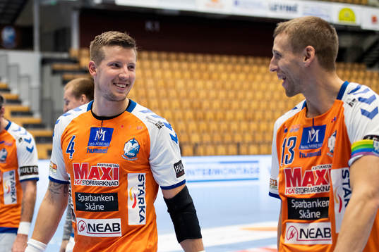 Kristianstads Adam Nyfjäll och Olafur Gudmundsson jublar
