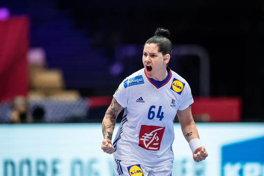 Alexandra Lacrabere of France celebrates