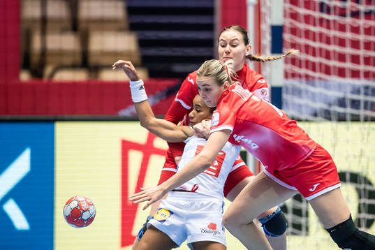 Beatrice Edwige of France and Kseniia Makeeva of Russia