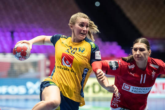 Isabelle Gullden of Sweden and Line Haugsted of Denmark