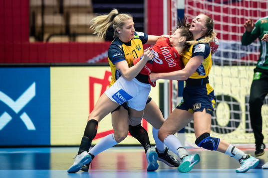 Nina Dano and Linn Blohm of Sweden against Kristina