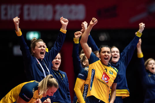Jamina Roberts of Sweden celebrates