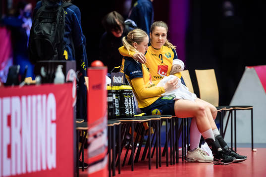 Melissa Petren and Emma Lindqvist of Sweden looks dejected
