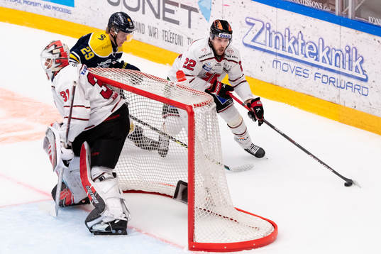s Jacob Grönhagen och Örebros Jonathan Andersson