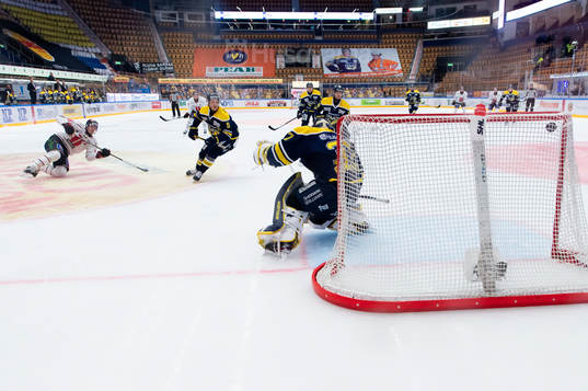Örebros Glenn Gustafsson  gör 0-3