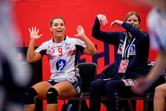 Nora Mørk and Tonje Larsen, assistant coach of Norway