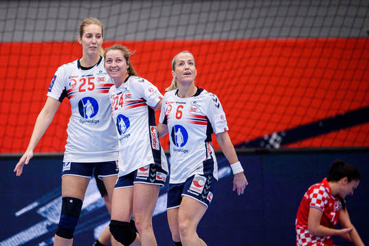 Kristine Breistøl, Sanna Charlotte Solberg-Isaksen and