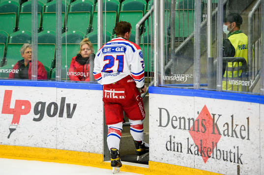 Oskarshamns Brian Cooper lämnar isen