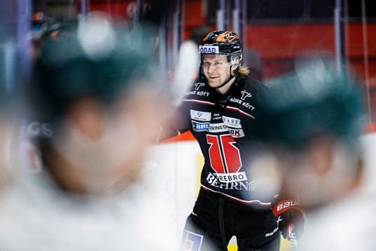 Örebros Rodrigo Abols jublar