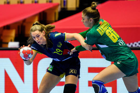 Kristin Thorleifsdottir of Sweden and Ema Ramusovic of