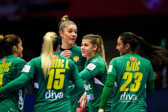 Players of Montenegro celebrate