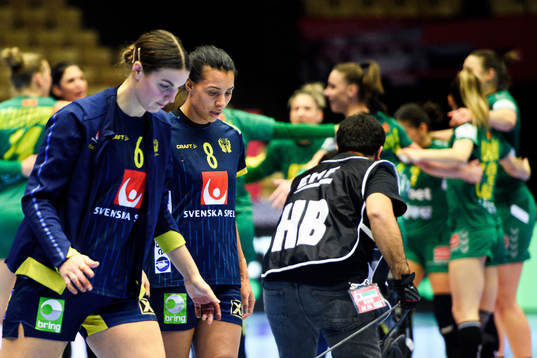 Carin Strömberg and Jamina Roberts of Sweden look dejected