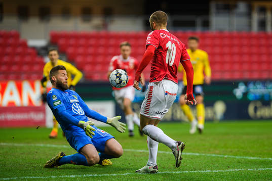 Kalmars Filip Sachpekidis oroar framför Jönköpings