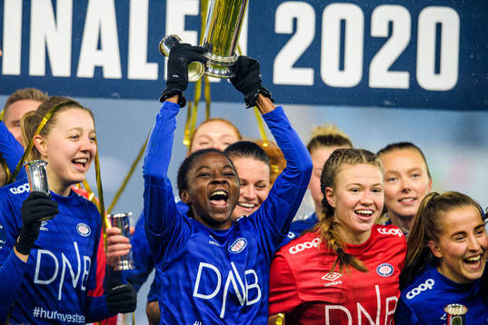Ajara Njoya of Vålerenga celebrates