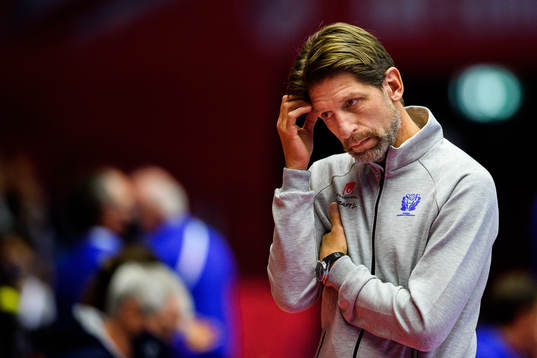 Tomas Axner, head coach of Sweden looks dejected