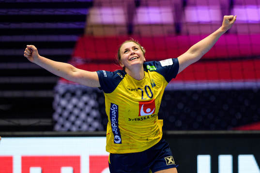 Isabelle Gullden of Sweden celebrates