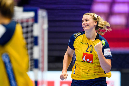 Isabelle Gullden of Sweden celebrates