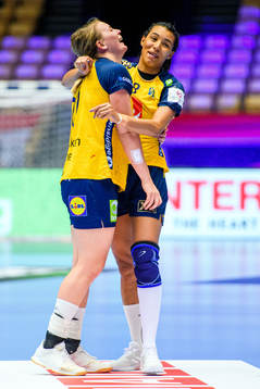 Isabelle Gullden and Jamina Roberts of Sweden