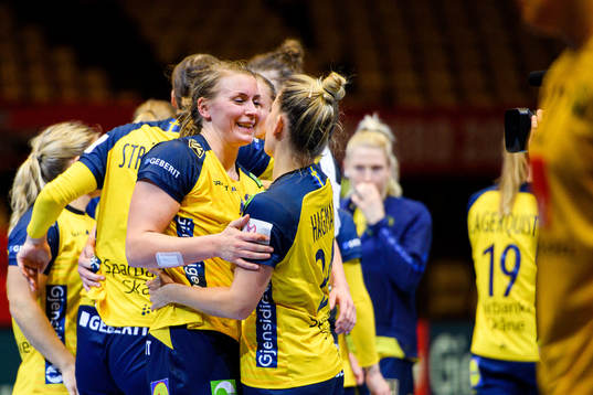 Isabelle Gullden and Nathalie Hagman of Sweden