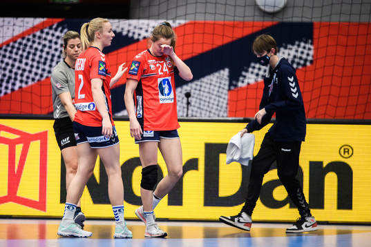 Sanna Charlotte Solberg-Isaksen of Norway in pain
