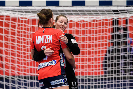 Goalkeeper Silje Margaretha Solberg celebrate with Emilie