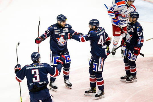 Linköpings Jaakko Rissanen och Jonas Junland jublar